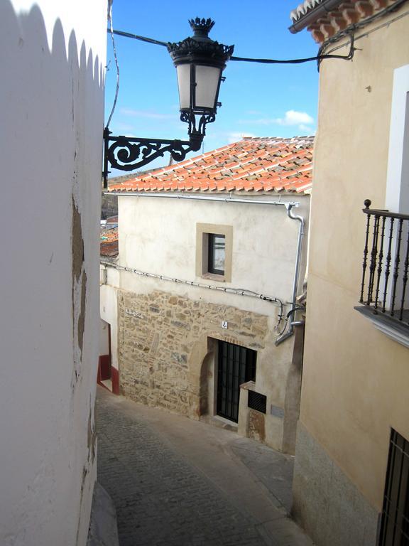 La Casina De Piedra Encanto - Parte Antigua De Caces